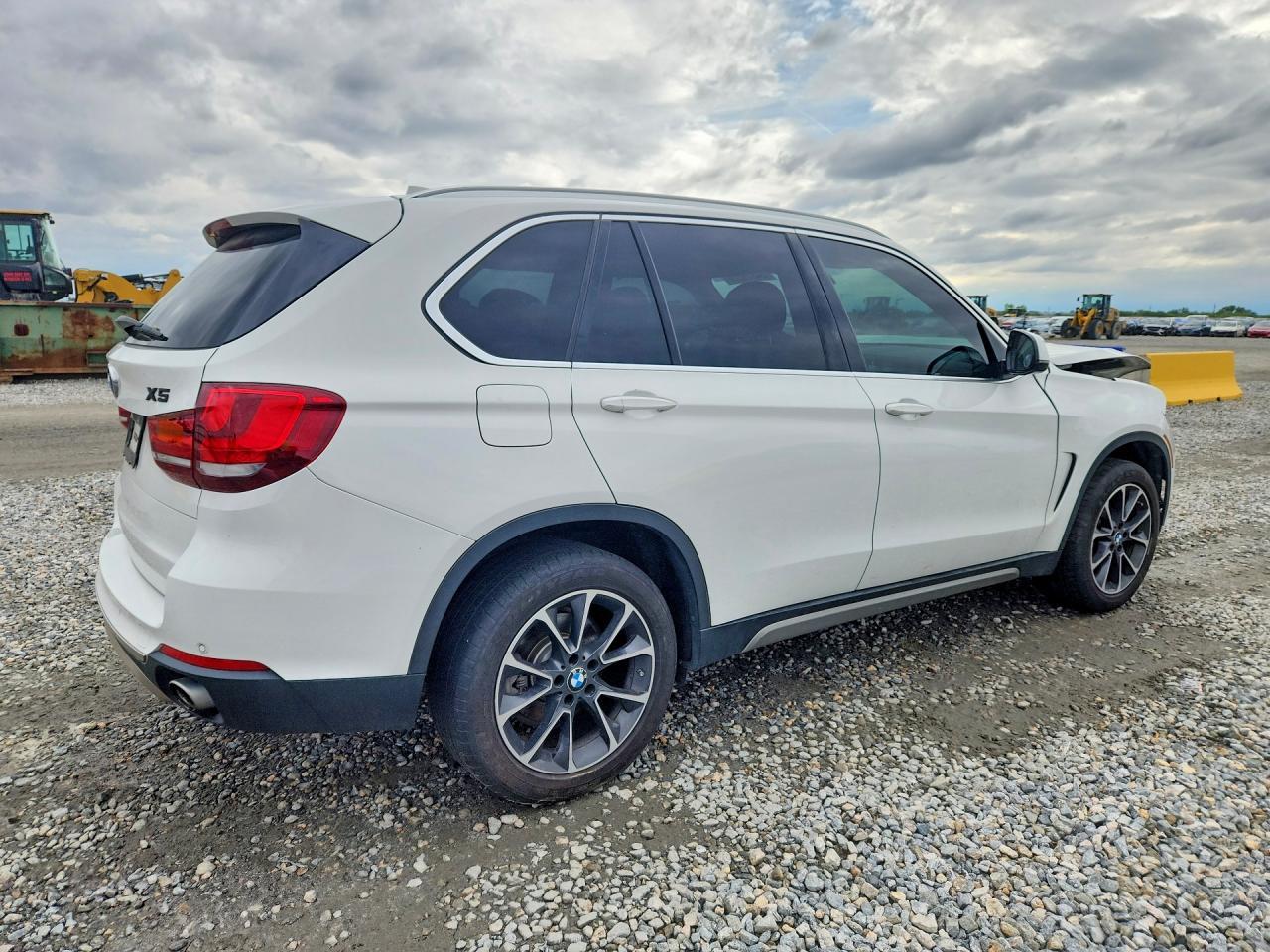 2017 BMW X5 xDrive35I - zdjęcie 3