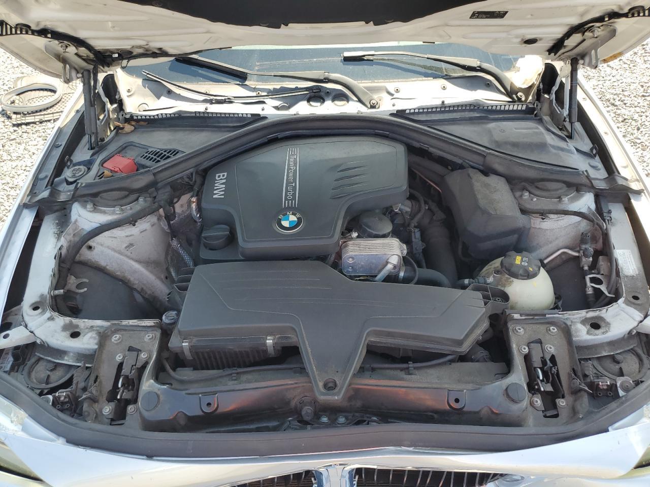 2016 BMW 320 Xi - zdjęcie 11