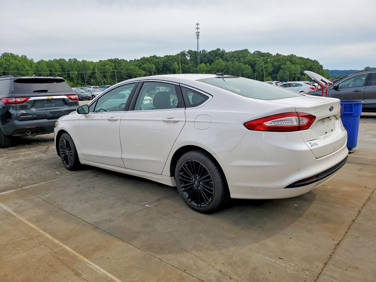 2016 Ford Fusion Se - zdjęcie 2
