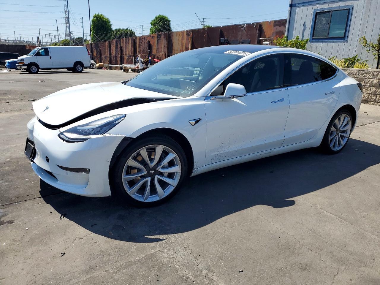 2018 Tesla Model 3 - zdjęcie główne