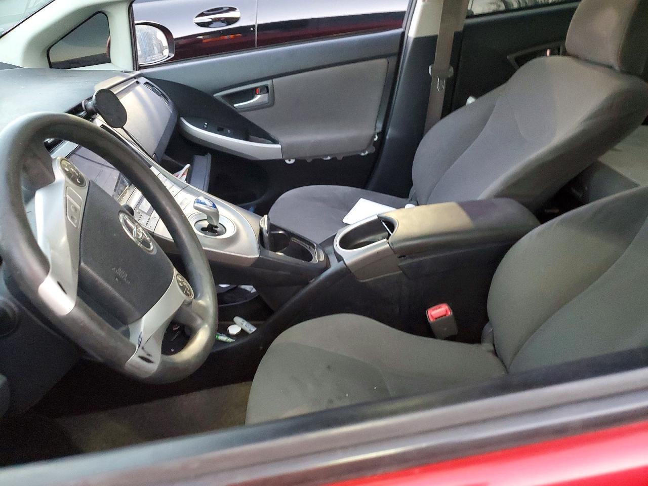 2013 Toyota Prius Two - zdjęcie 7