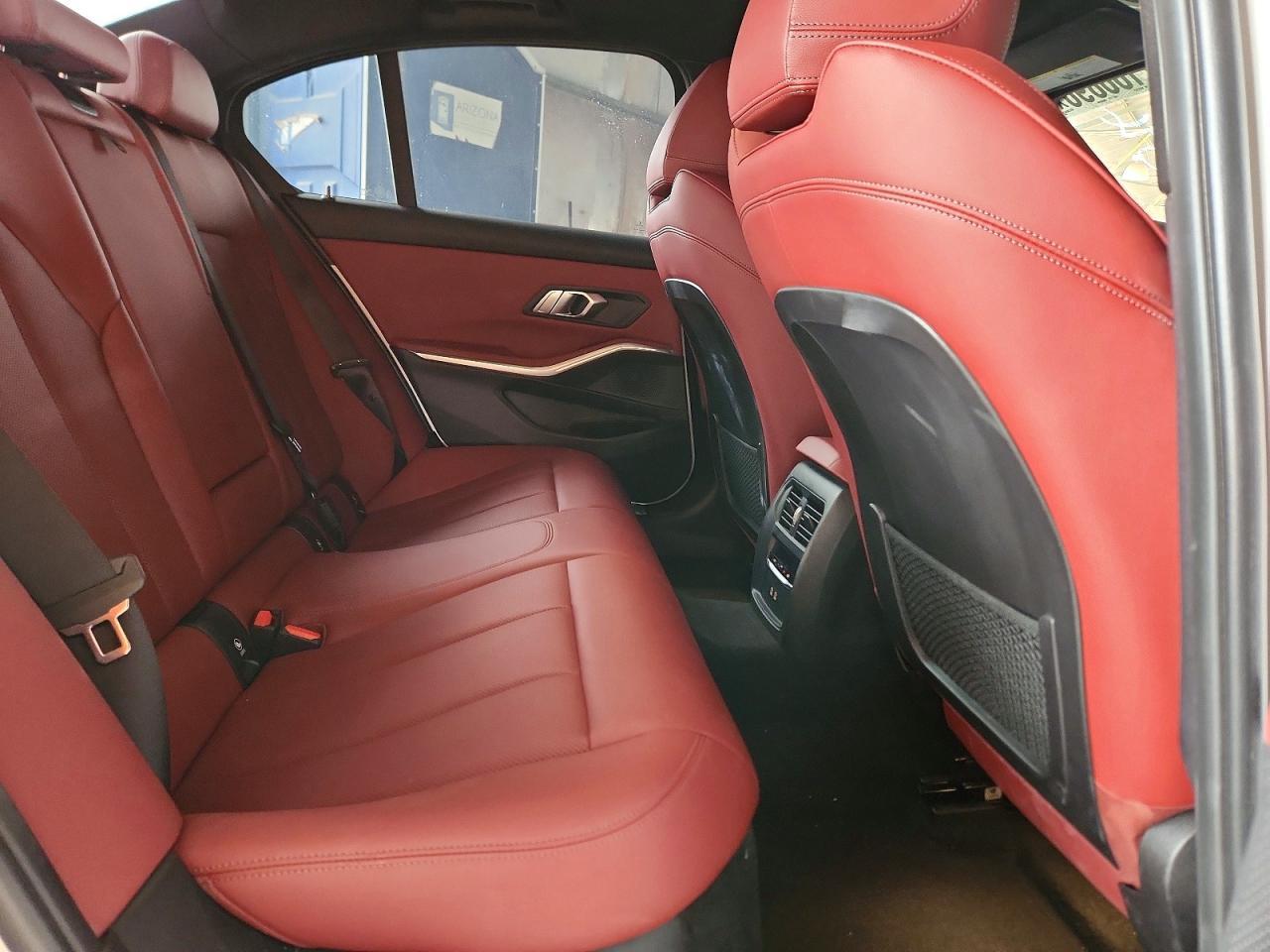 2022 BMW 330I - zdjęcie 10