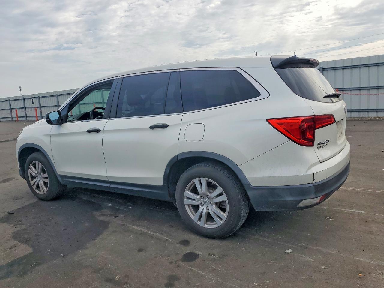 2017 Honda Pilot Lx - zdjęcie 2