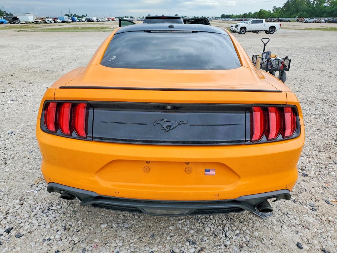 2019 Ford Mustang - zdjęcie 6