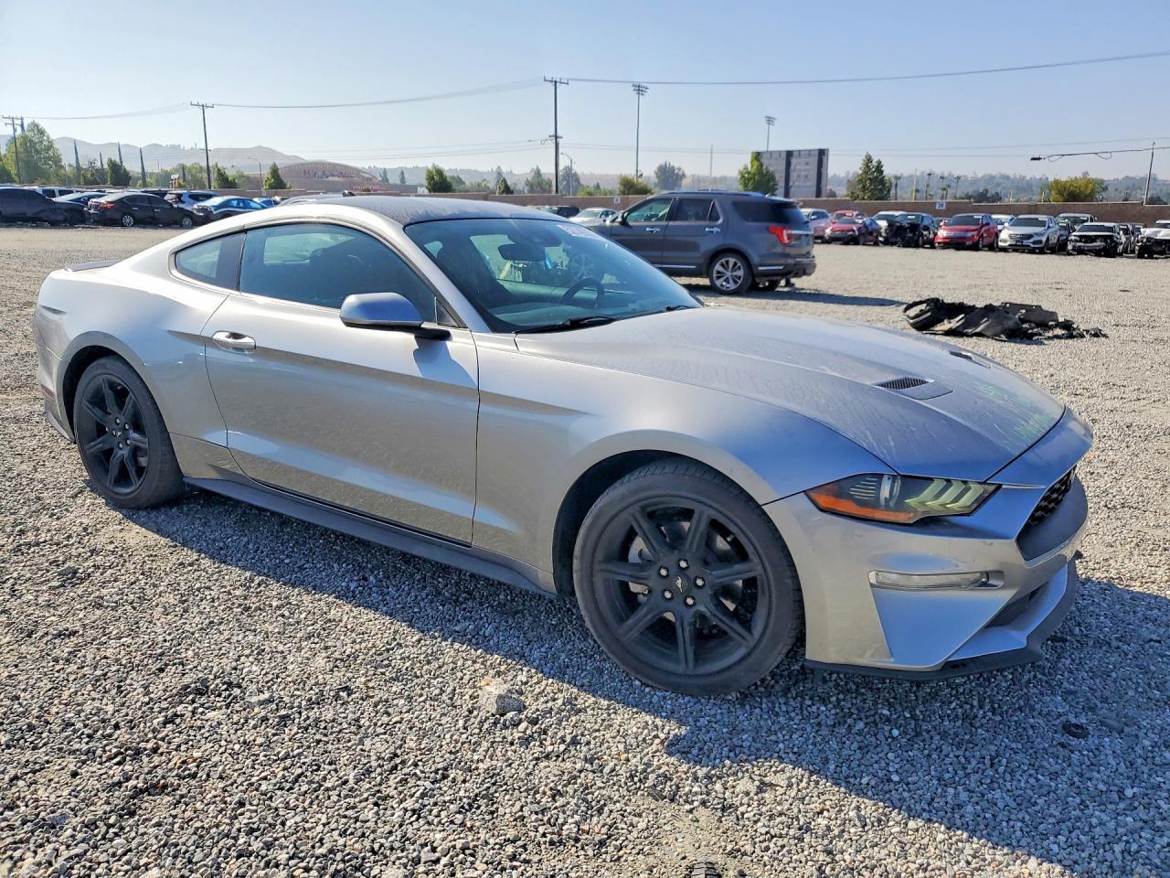 2020 Ford Mustang - zdjęcie 4