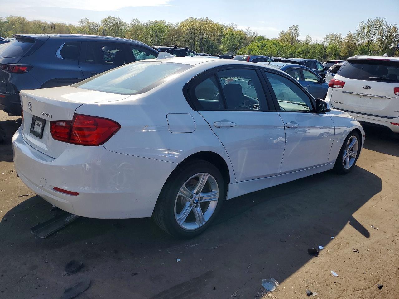2015 BMW 320 I xDrive - zdjęcie 3
