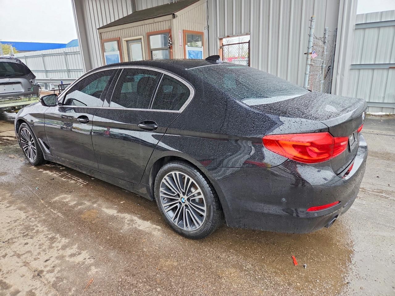 2019 BMW 530 I - zdjęcie 2