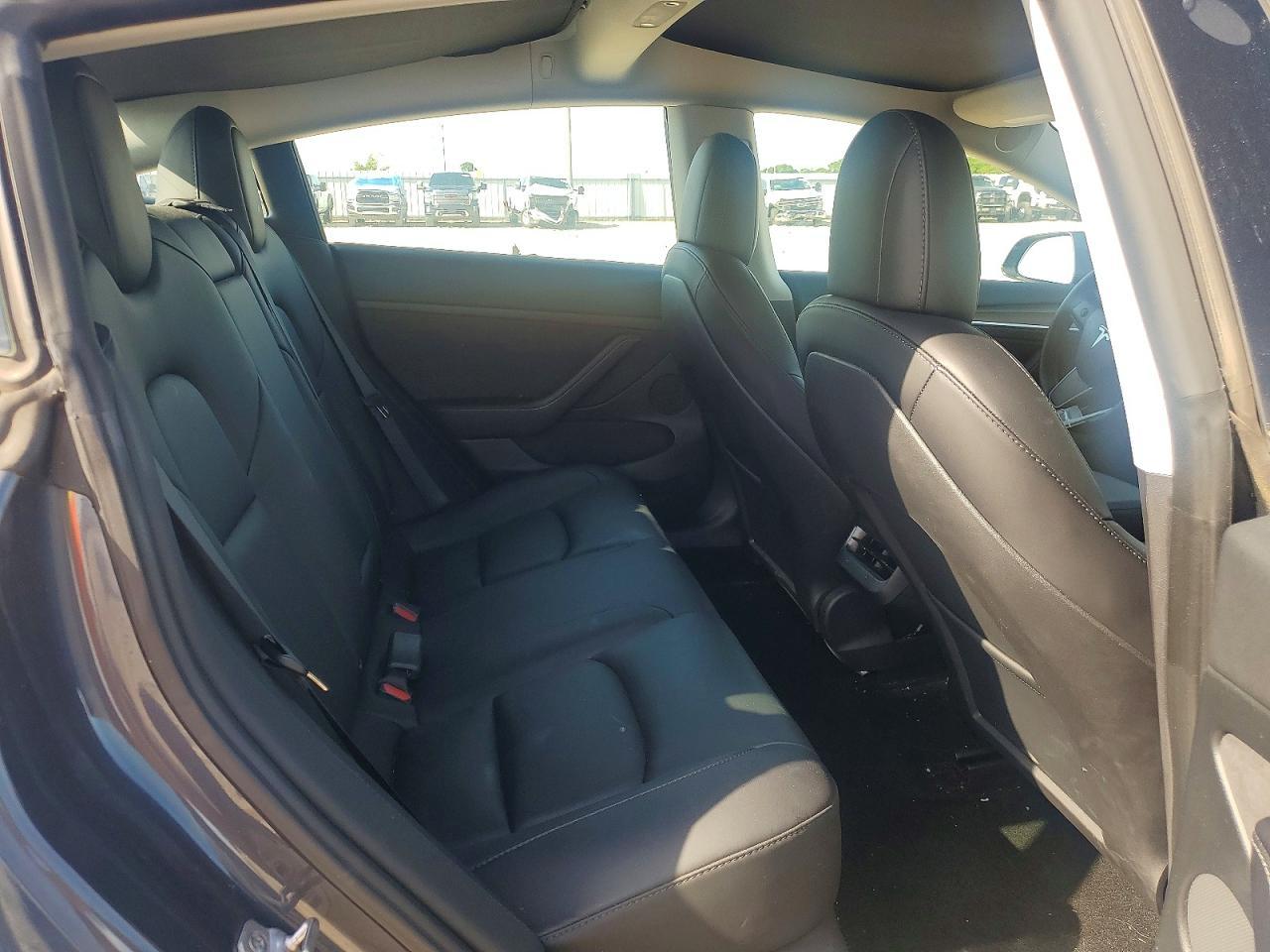 2023 Tesla Model 3 - zdjęcie 10