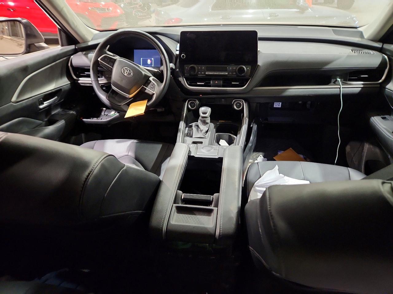 2024 Toyota Grand Highlander - zdjęcie 8
