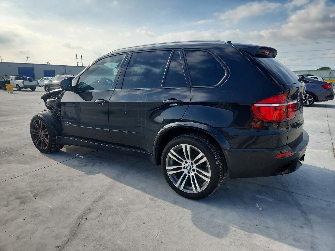 2013 BMW X5 xDrive35I - zdjęcie 2