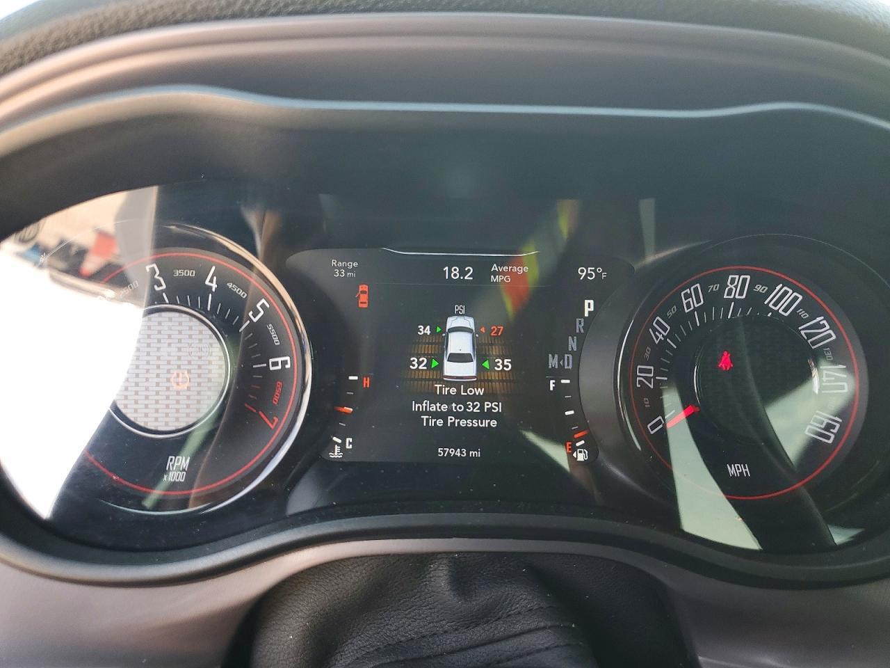2023 Dodge Challenger Sxt - zdjęcie 9