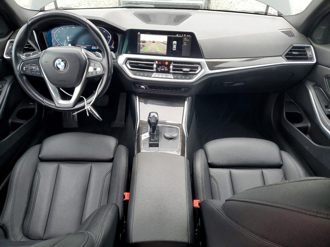 2020 BMW Seria 3 330i - zdjęcie 8