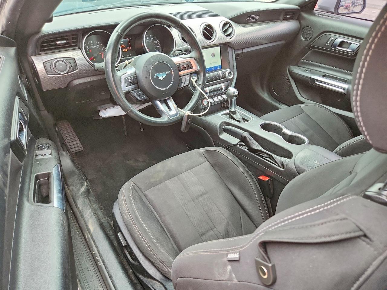 2020 Ford Mustang - zdjęcie 8