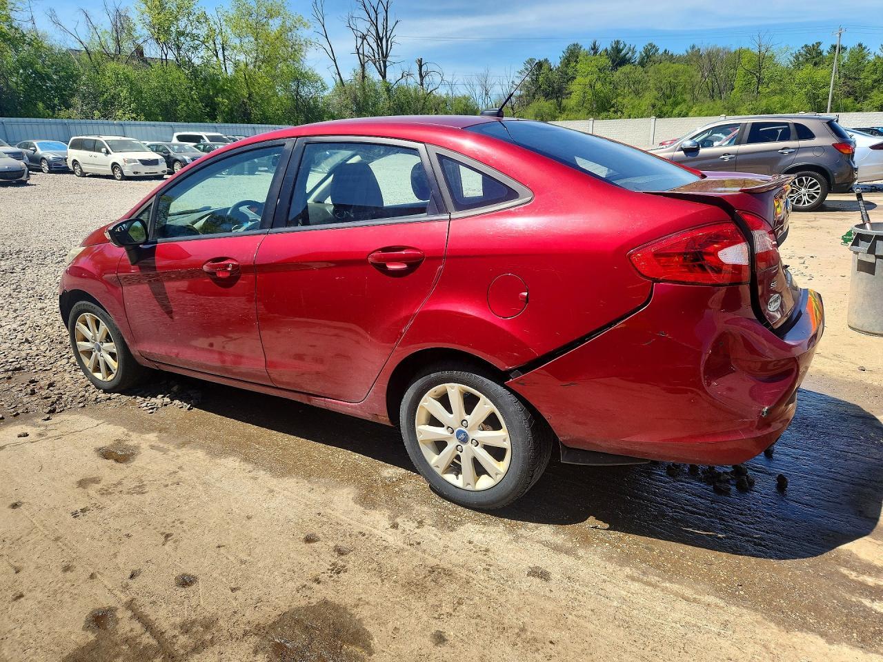 2013 Ford Fiesta Se - zdjęcie 2