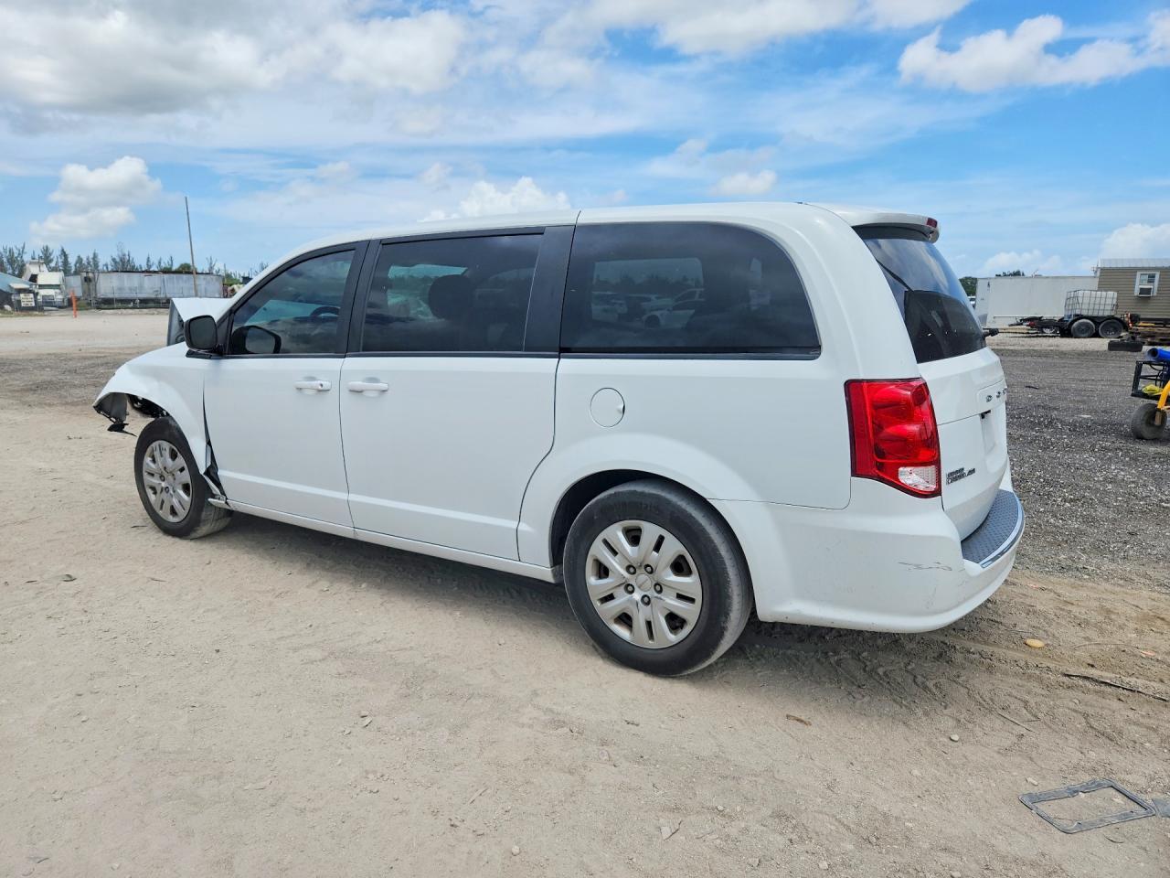 2018 Dodge Grand Caravan Se - zdjęcie 2