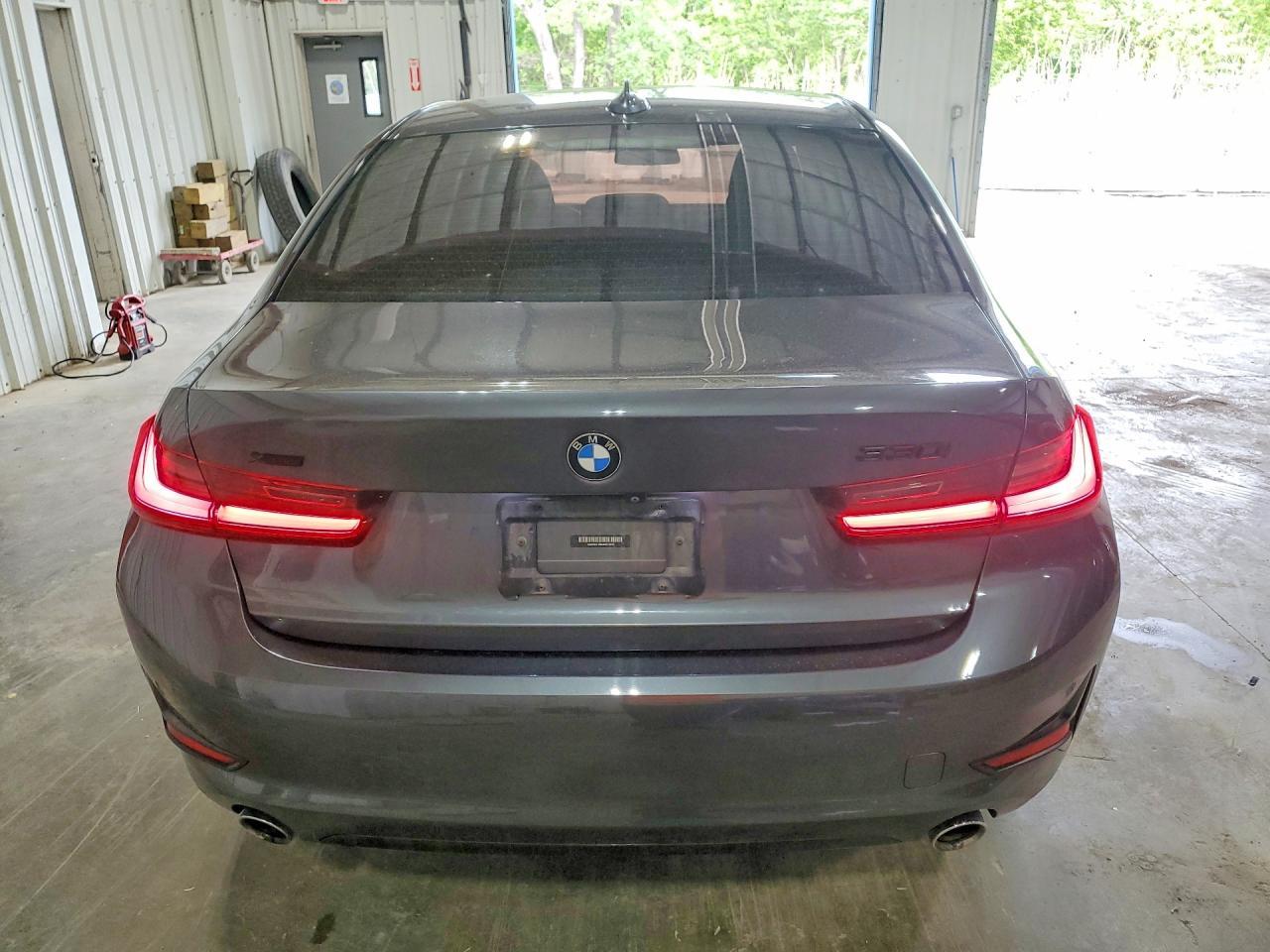2021 BMW 330Xi - zdjęcie 6