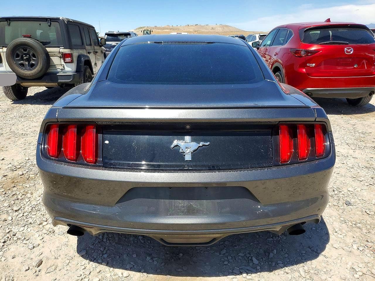 2015 Ford Mustang - zdjęcie 7