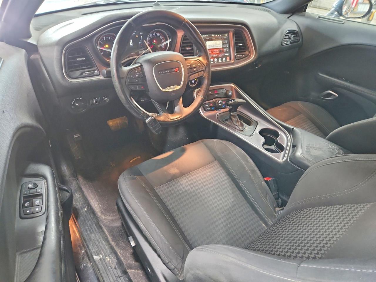 2016 Dodge Challenger Sxt - zdjęcie 8