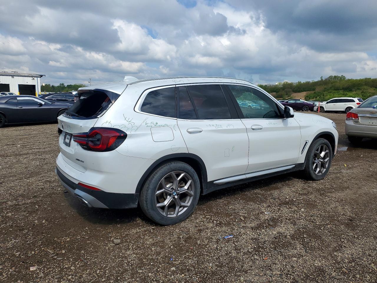 2022 BMW X3 xDrive30I - zdjęcie 3