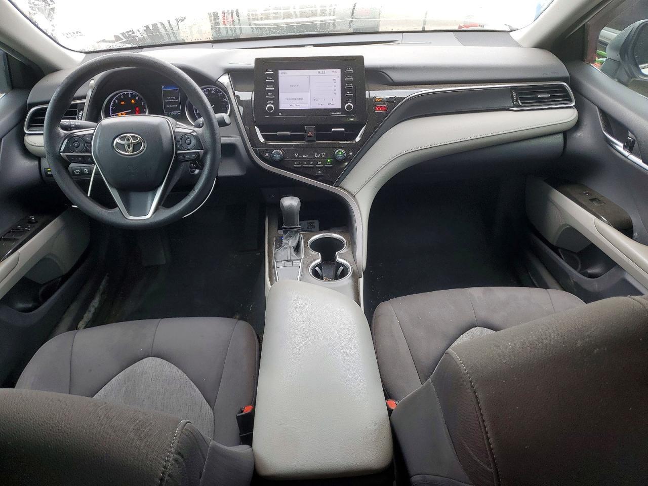 2023 Toyota Camry Le - zdjęcie 8