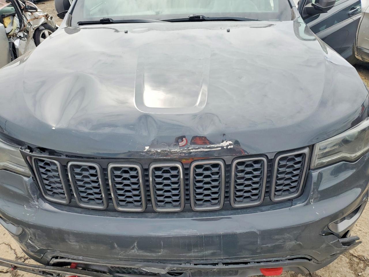 2018 Jeep Grand Cherokee Trailhawk - zdjęcie 12