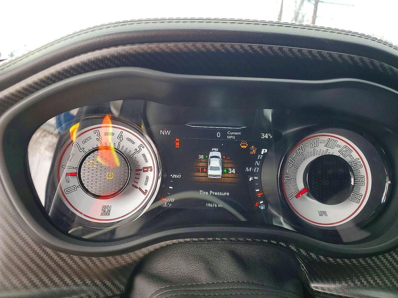 2021 Dodge Challenger R - zdjęcie 9