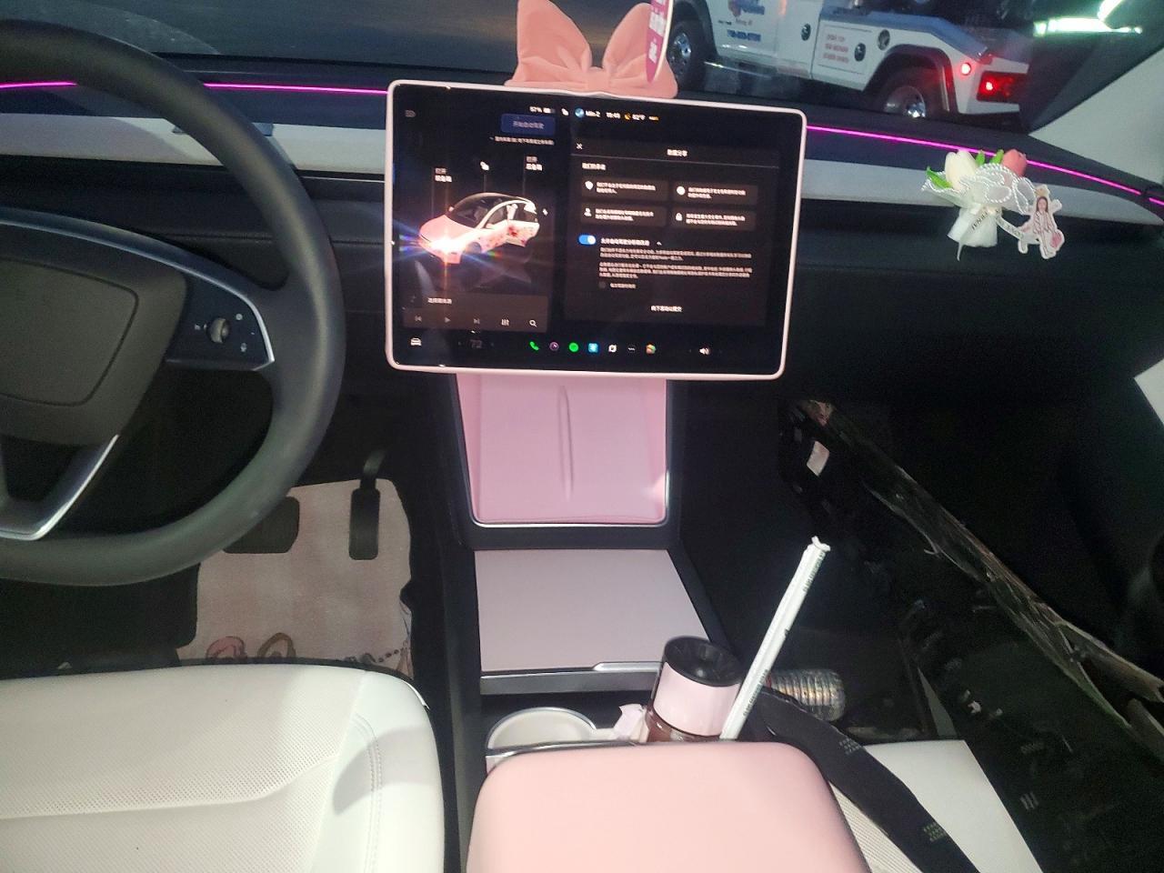 2026 Tesla Model Y - zdjęcie 8