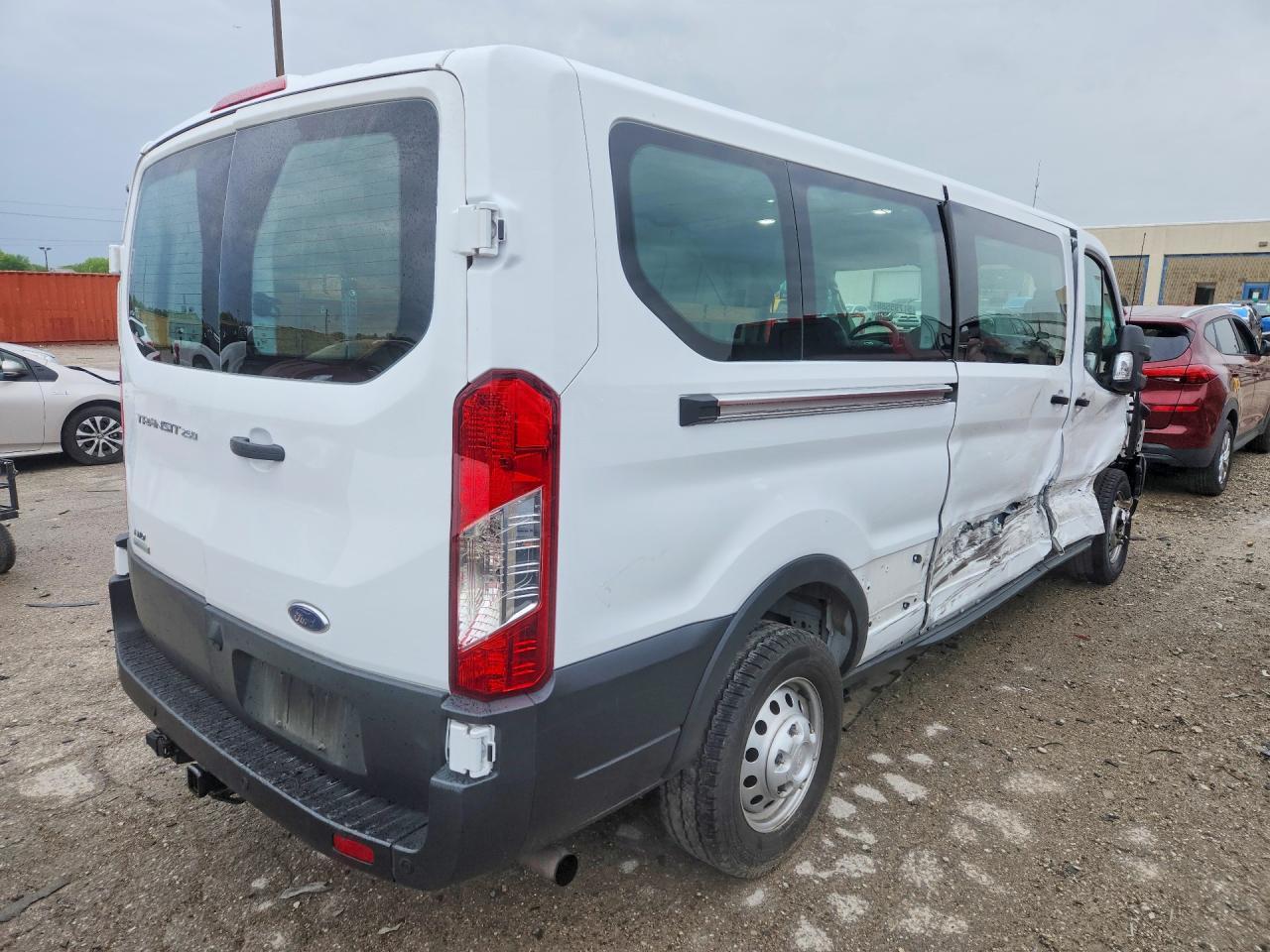2025 Ford Transit T-250 - zdjęcie 3