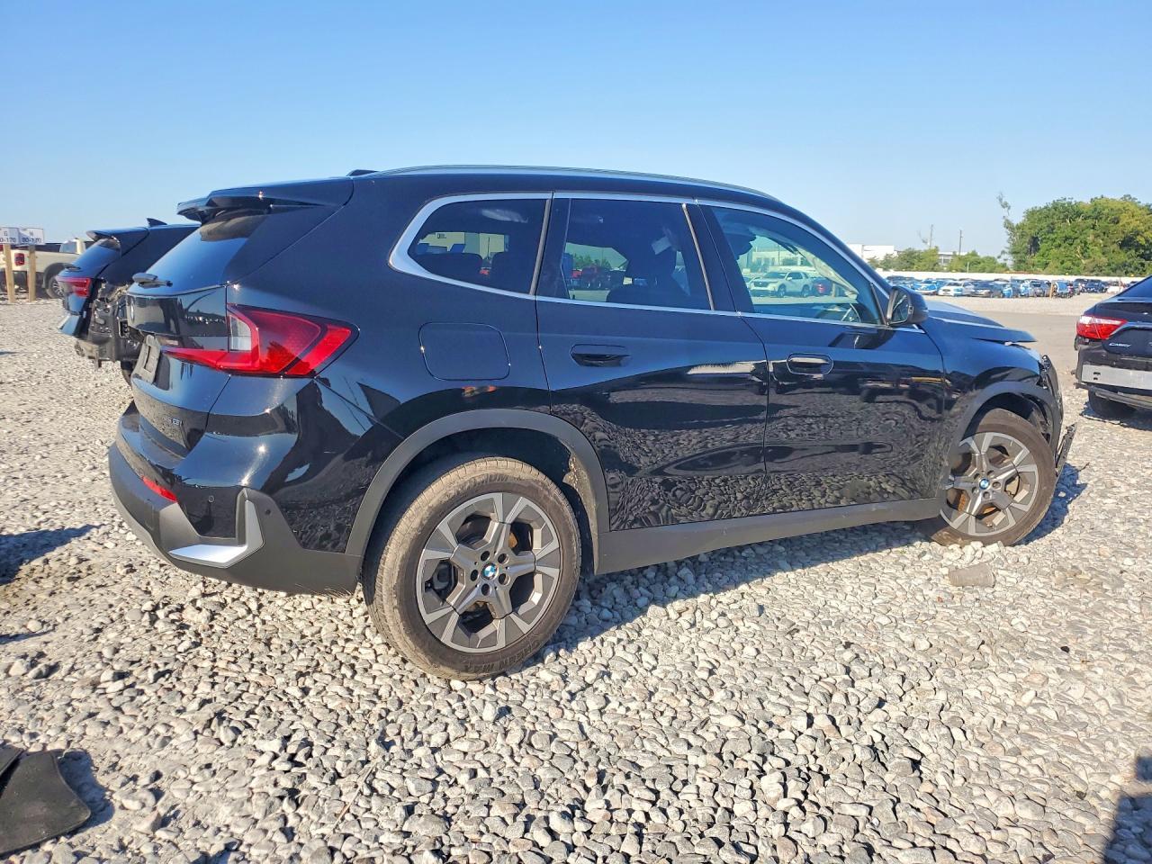 2023 BMW X1 xDrive28I - zdjęcie 3