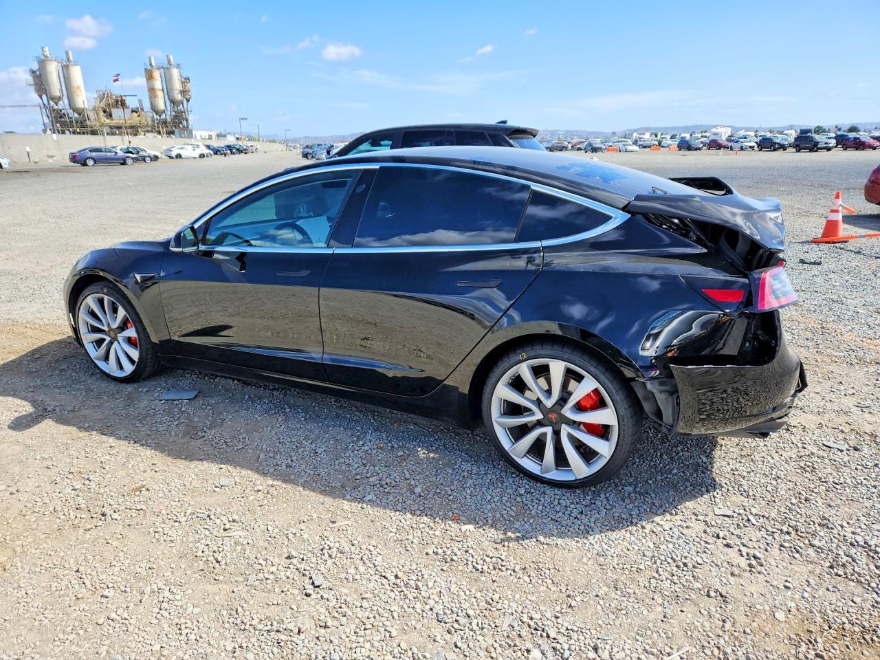 2019 Tesla Model 3 - zdjęcie 2