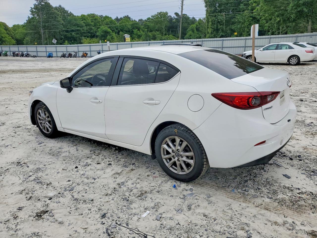 2017 Mazda 3 Sport - zdjęcie 2