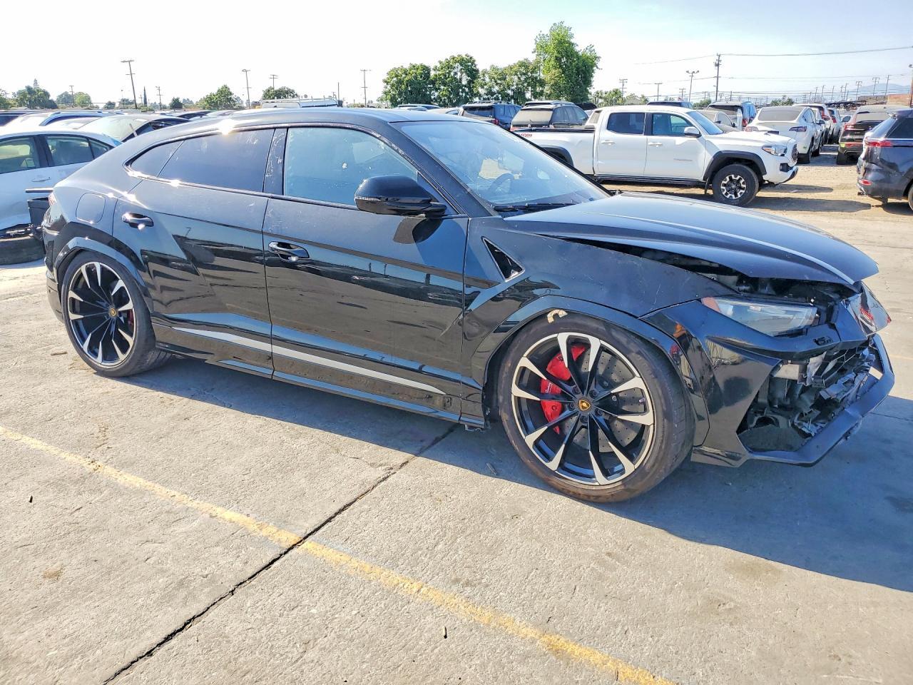 2019 Lamborghini Urus - zdjęcie 4