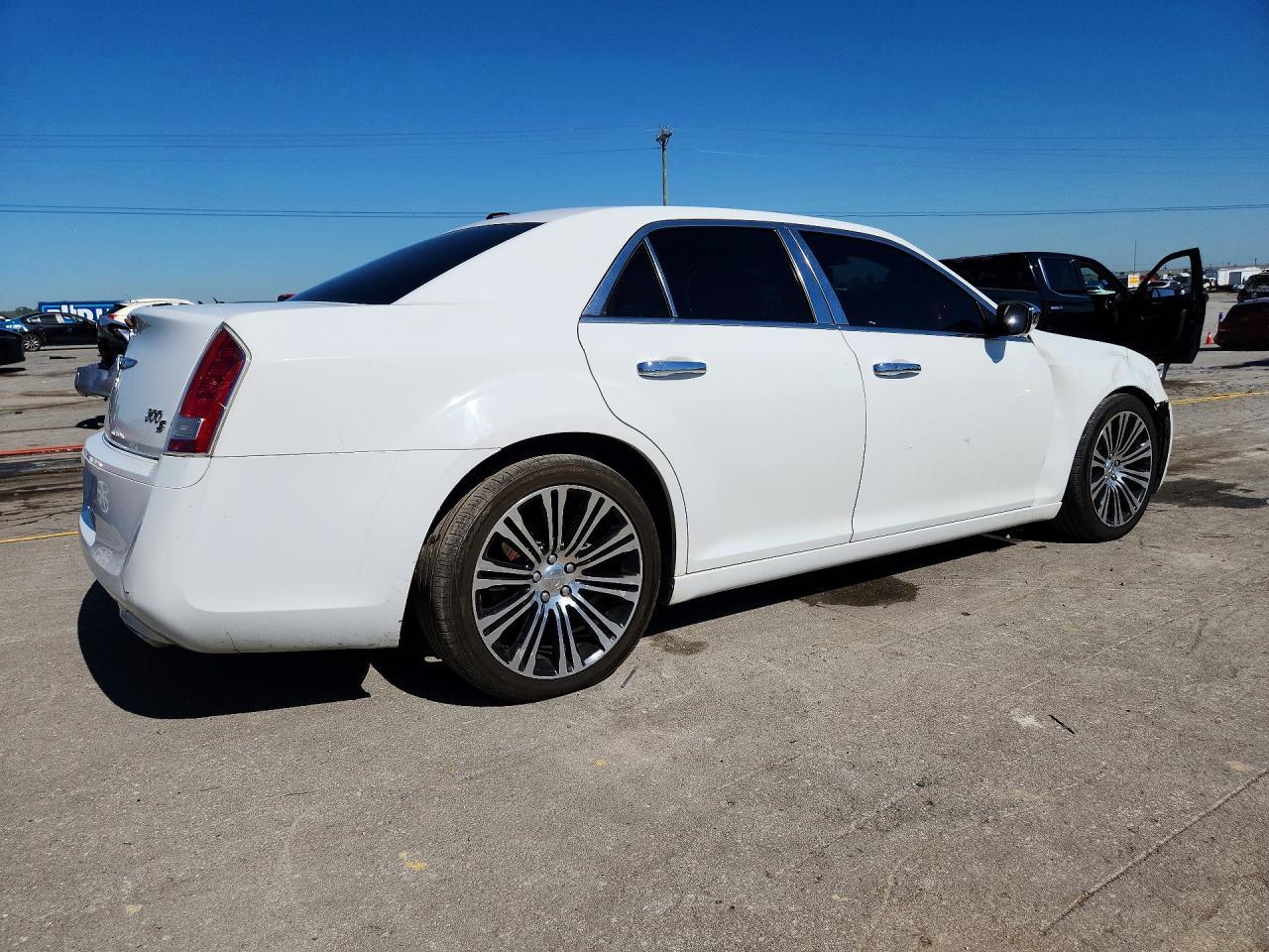 2013 Chrysler 300 S - zdjęcie 3