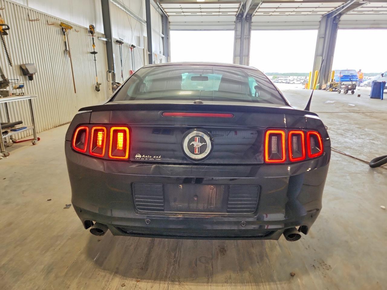 2013 Ford Mustang - zdjęcie 6