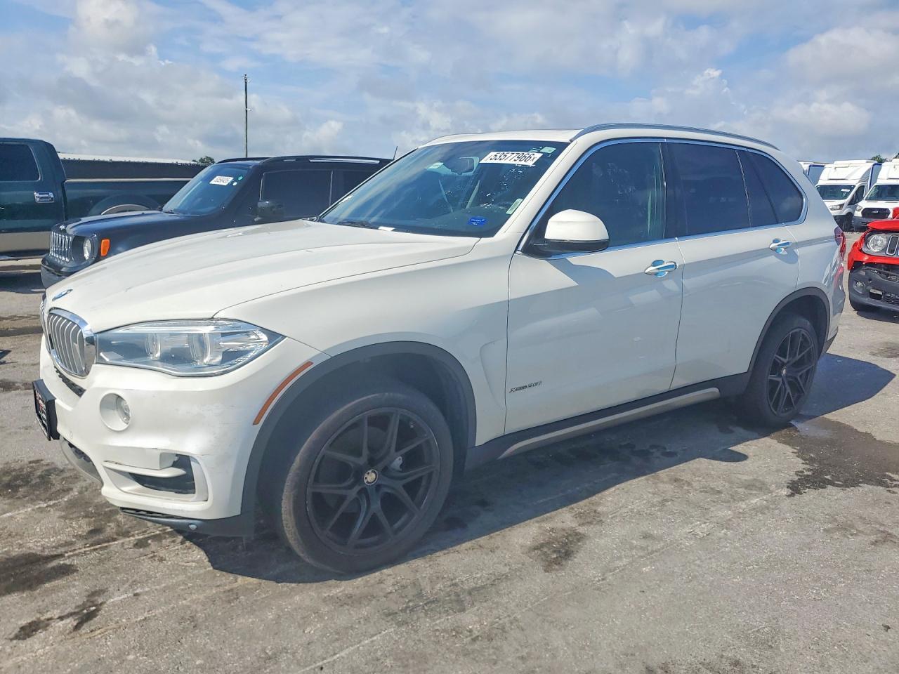 2016 BMW X5 - zdjęcie główne