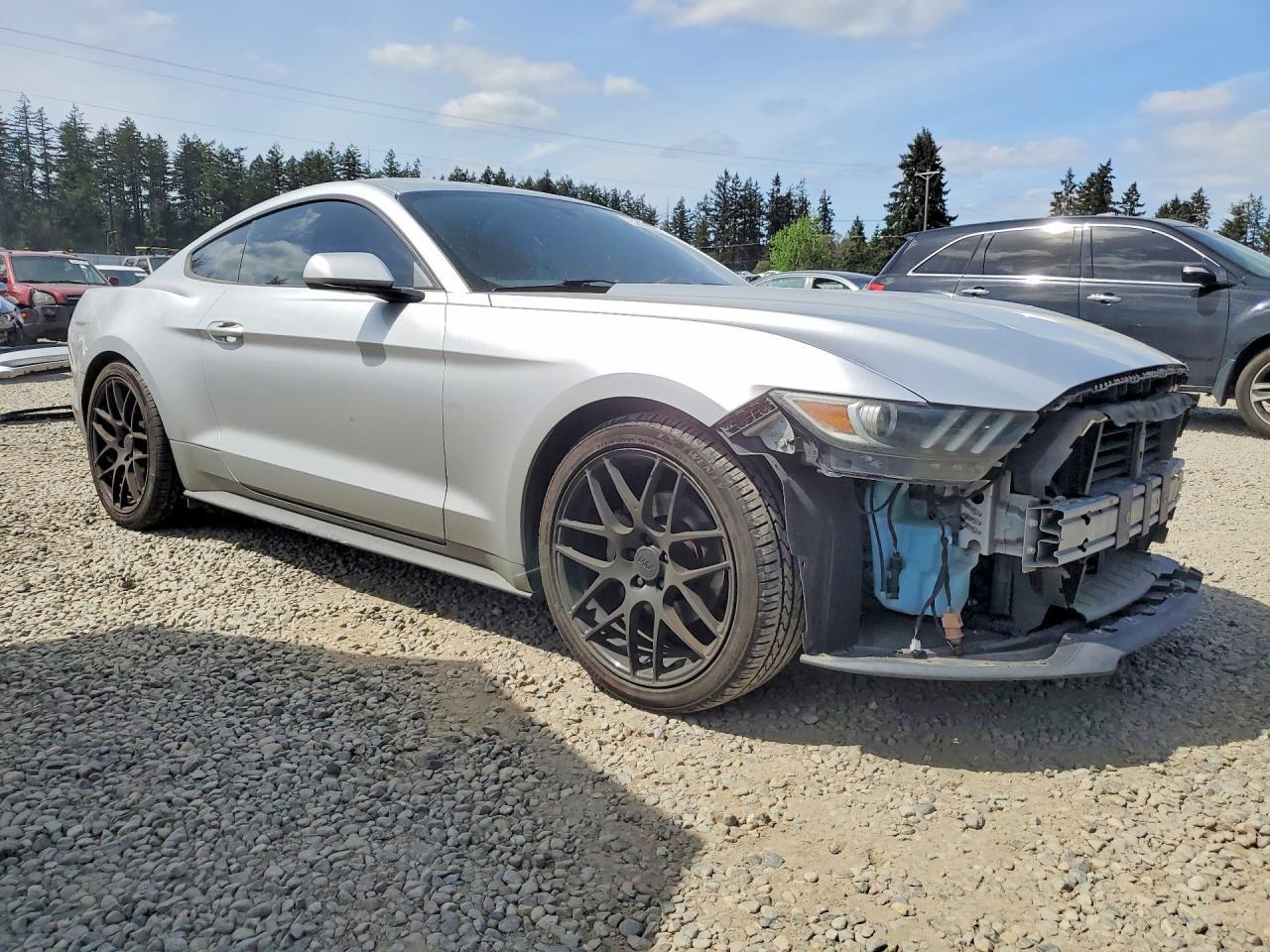 2015 Ford Mustang - zdjęcie 4