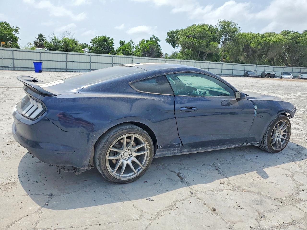 2019 Ford Mustang Gt - zdjęcie 3