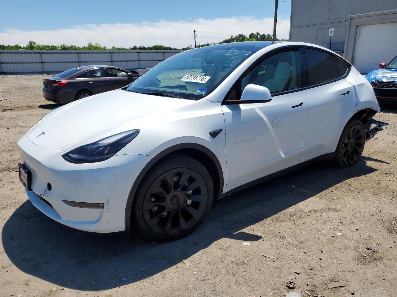 2023 Tesla Model Y - zdjęcie główne