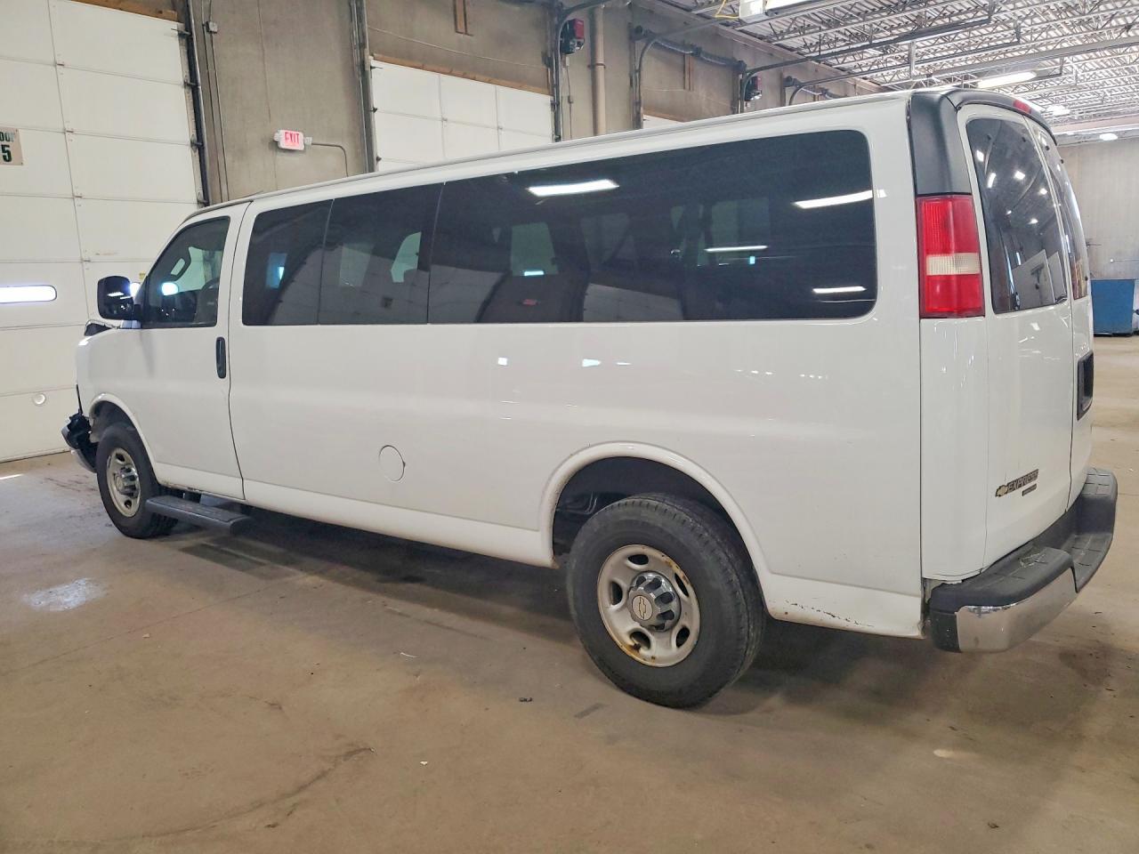 2016 Chevrolet Express G3500 Lt - zdjęcie 2