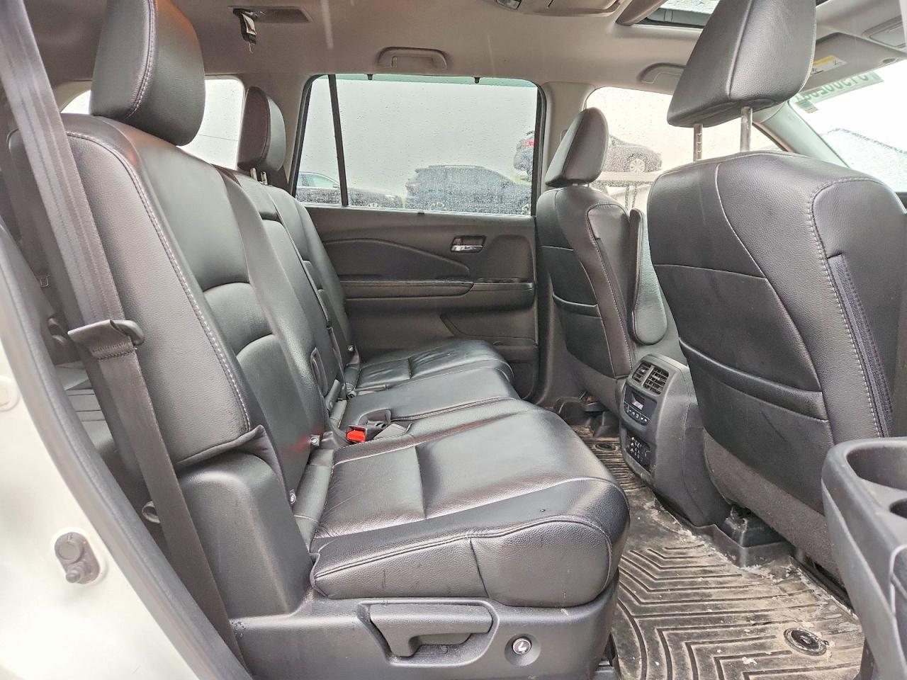2018 Honda Pilot Touring - zdjęcie 11