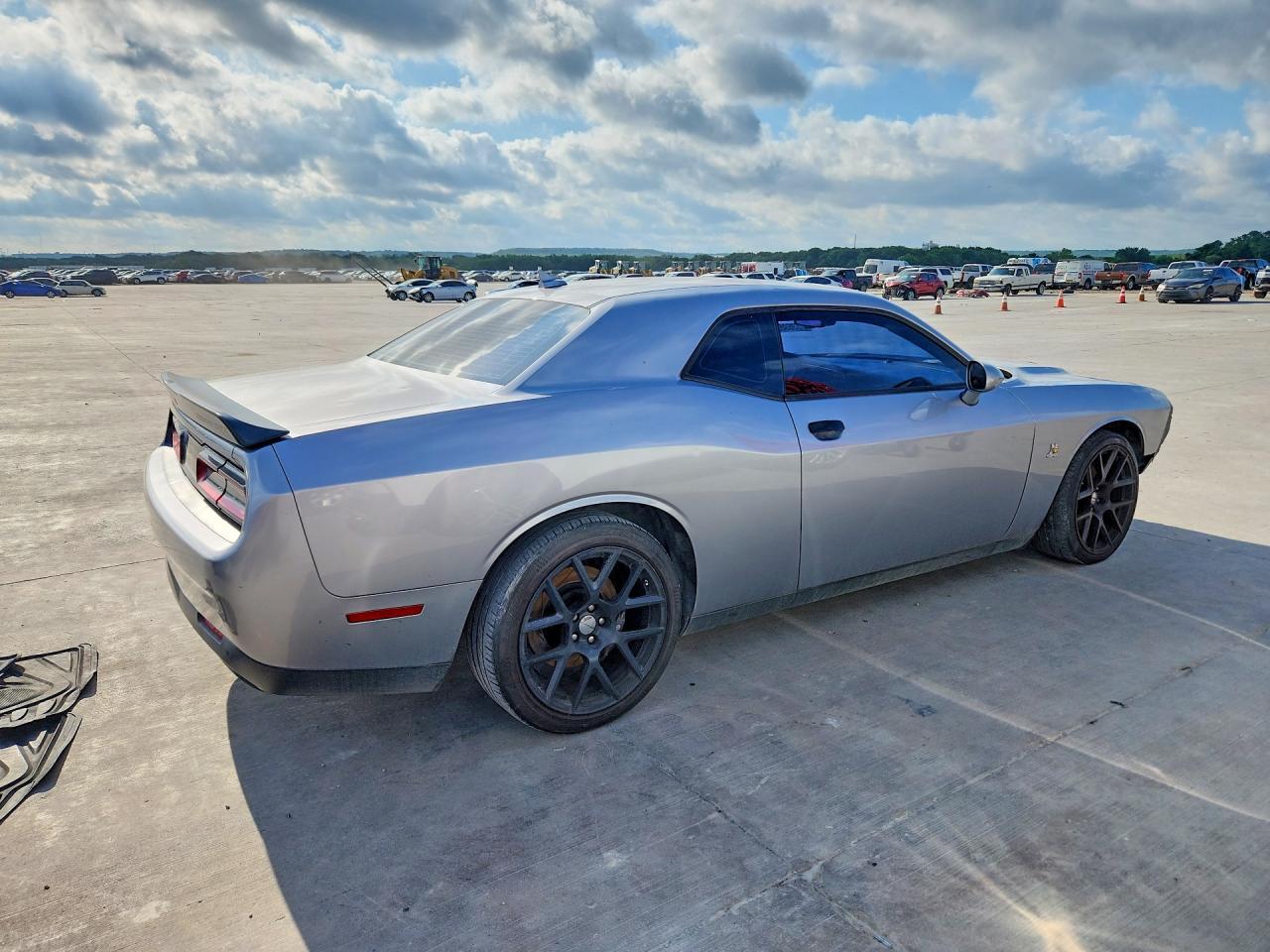 2015 Dodge Challenger R - zdjęcie 3