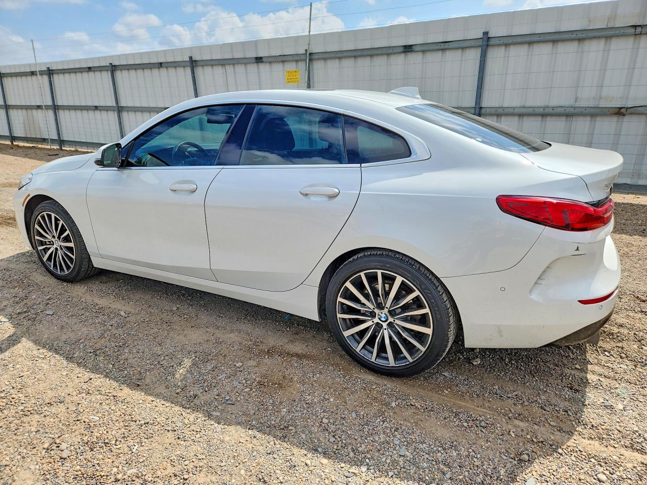 2021 BMW 228I - zdjęcie 2
