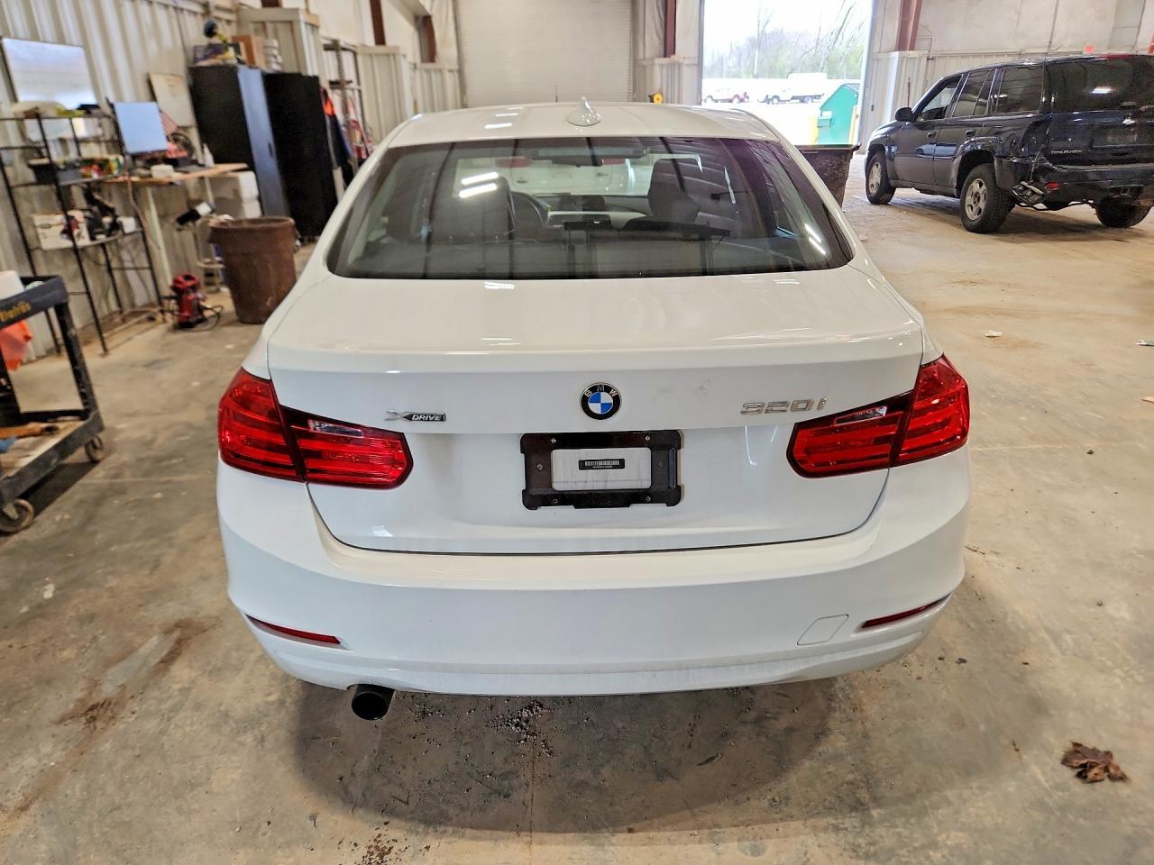 2015 BMW 320 I xDrive - zdjęcie 6
