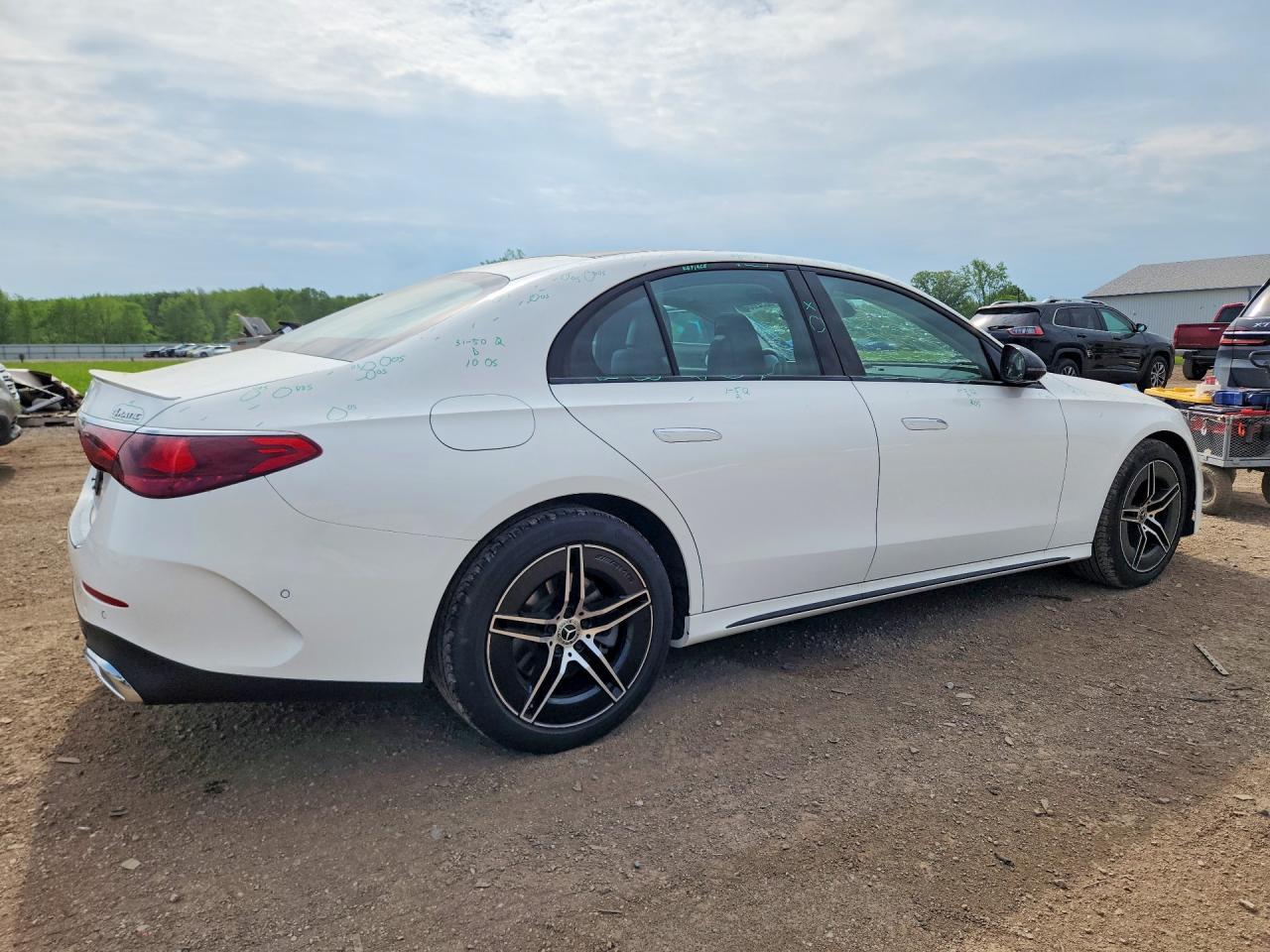 2026 Mercedes-Benz E 350 4Matic - zdjęcie 3