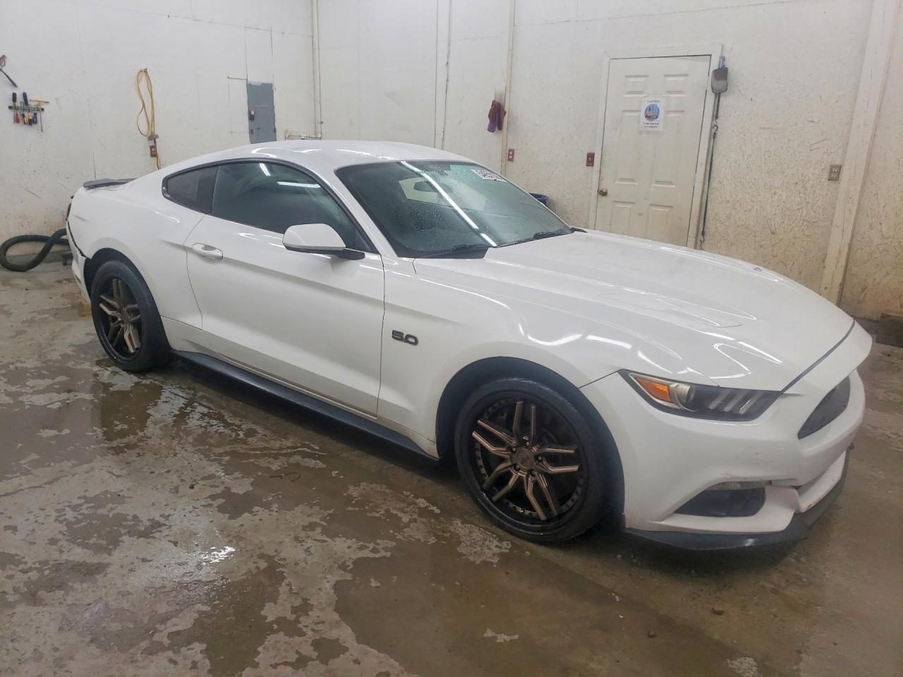 2017 Ford Mustang Gt - zdjęcie 4