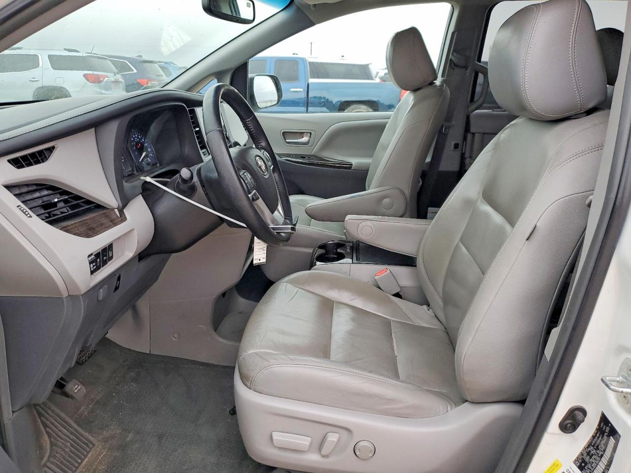 2015 Toyota Sienna Xle 8-Passenger - zdjęcie 7