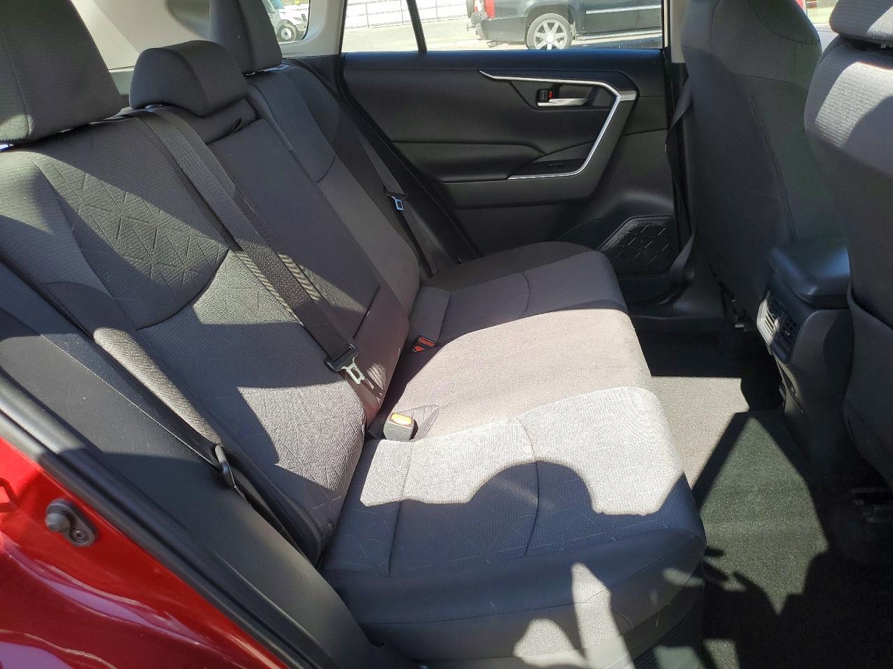 2024 Toyota Rav4 Hybrid Xle - zdjęcie 11