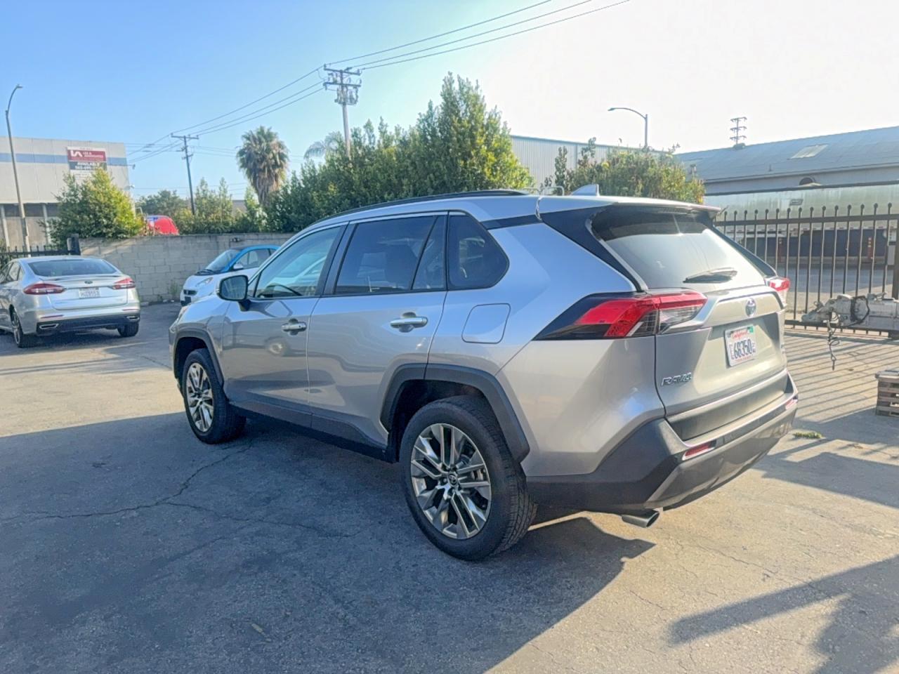 2021 Toyota Rav4 Limited - zdjęcie 3