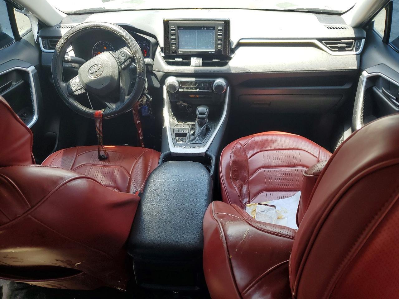 2020 Toyota Rav4 Le - zdjęcie 8