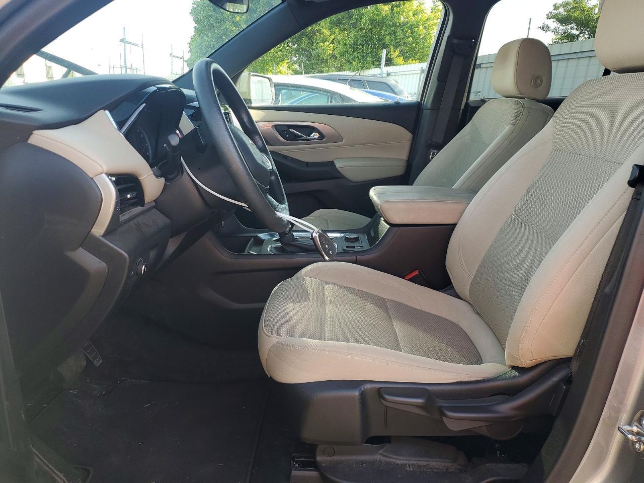 2023 Chevrolet Traverse Ls - zdjęcie 7
